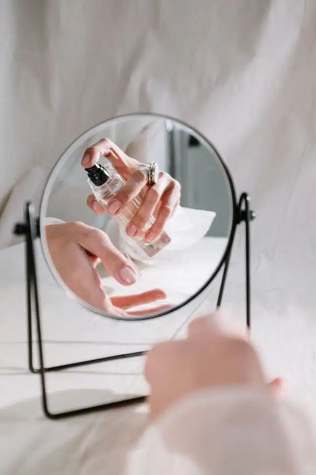 Can a fragrance be programmed to attract other people?